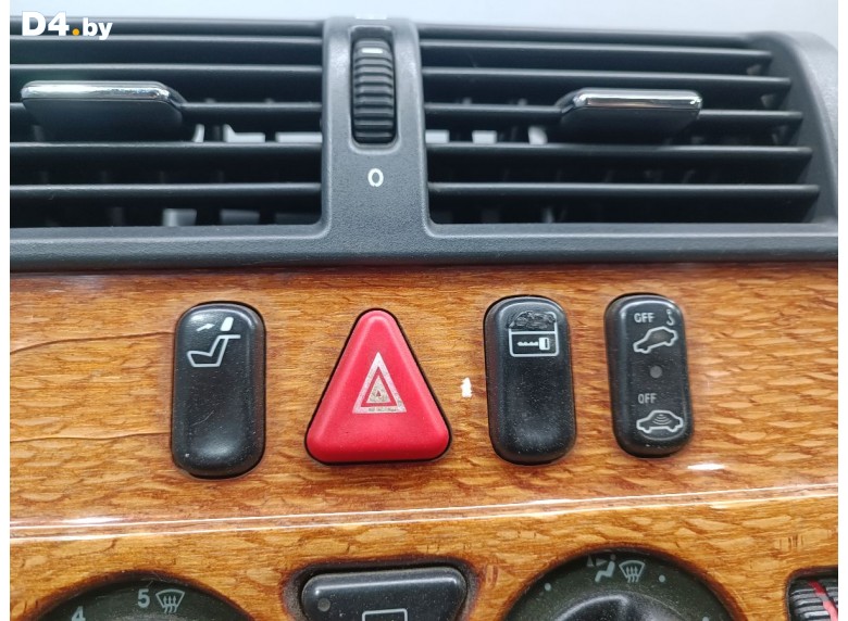 Кнопка аварийной сигнализации к Mercedes EW210 undefined г.