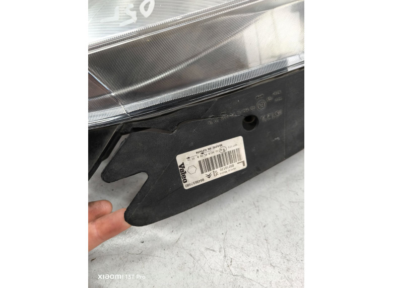 Фара левая к Citroen Xsara Picasso, 2005г.