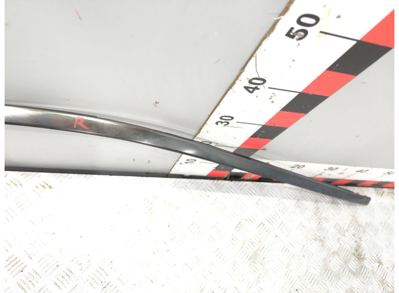 Молдинг крыши к Mercedes E W210, 1998г.