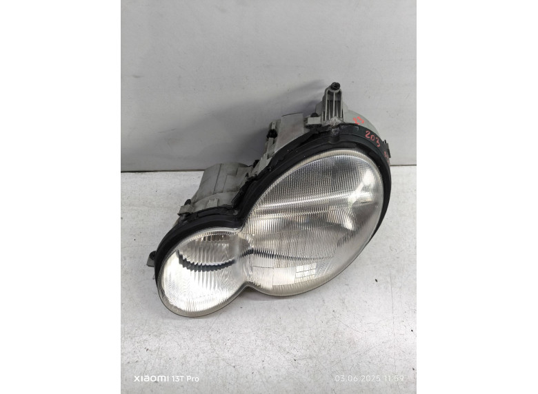 Фара левая к Mercedes C W203, 2001г.