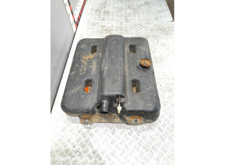 Бак топливный к Mercedes 100, 1992г.