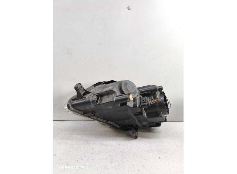 Фара правая к Volkswagen Passat, 2006г.