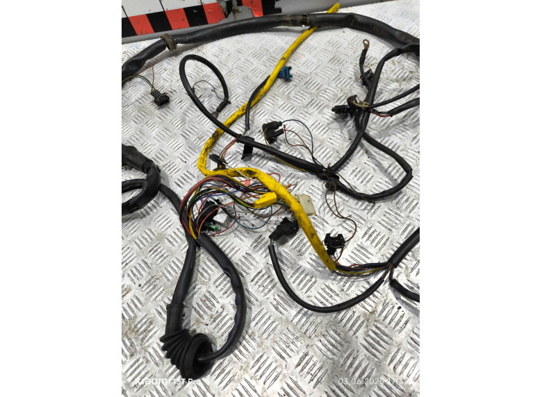 Проводка двигателя к Volkswagen Transporter, 1996г.