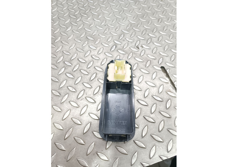 Блок управления стеклоподъемниками к Renault Duster, 2017г.