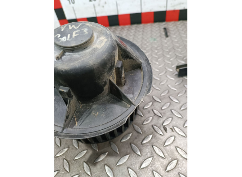 Моторчик печки к Volkswagen Golf, 1994г.