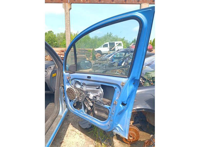 Дверь передняя правая к Citroen C3, 2004г.