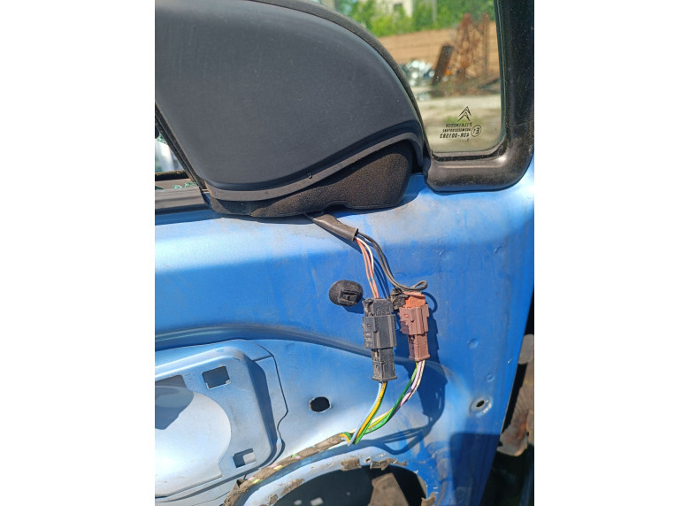 Зеркало наружное левое к Citroen C3, 2004г.