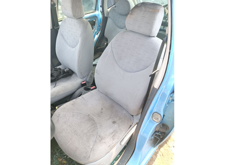 Сиденье переднее левое к Citroen C3, 2004г.
