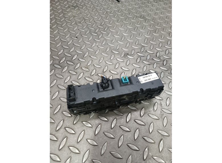 Блок кнопок к Mercedes A W168, 2000г.