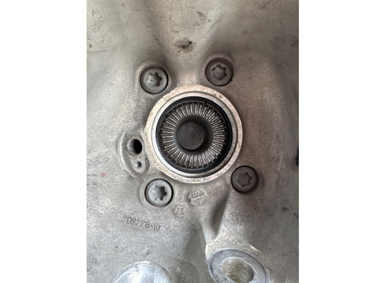 Кулак поворотный правый к BMW iX3 G08, 2018г.