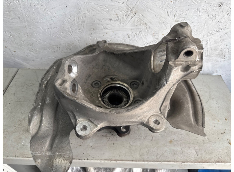 Кулак поворотный правый к BMW iX3 G08, 2018г.