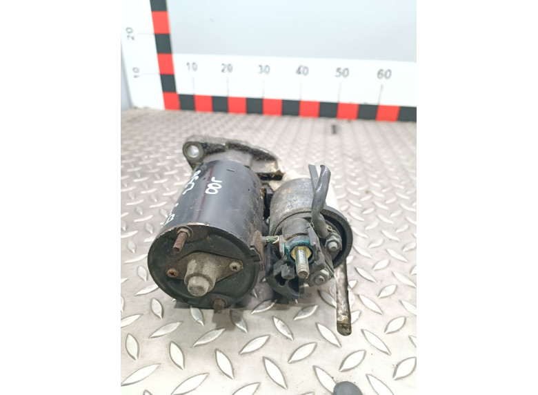 Стартер к Volkswagen Passat, 2000г.