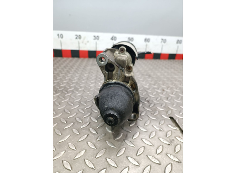 Стартер к Volkswagen Passat, 2000г.