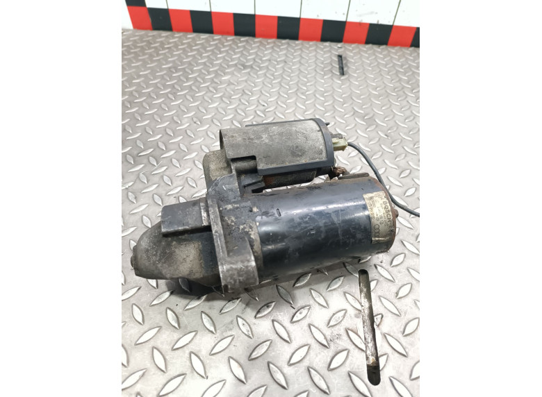 Стартер к Volkswagen Passat, 1999г.