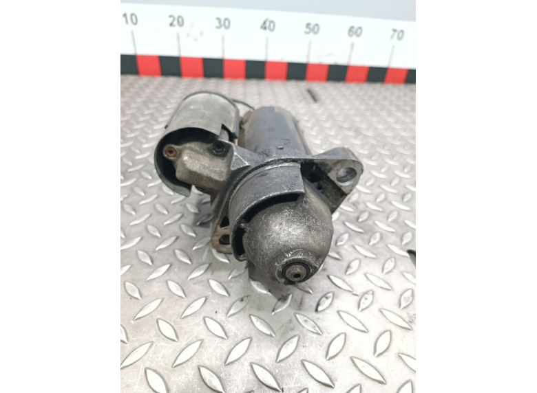 Стартер к Volkswagen Passat, 1999г.