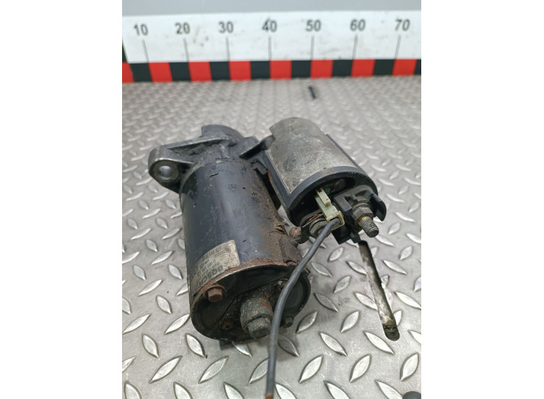 Стартер к Volkswagen Passat, 1999г.