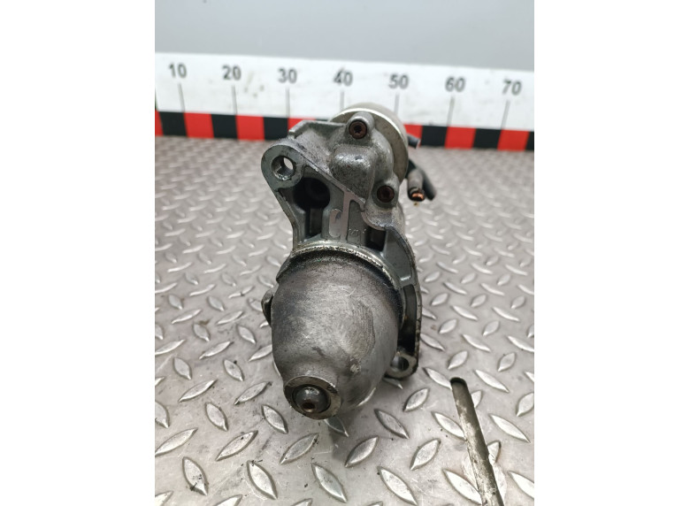 Стартер к Volkswagen Passat, 1999г.