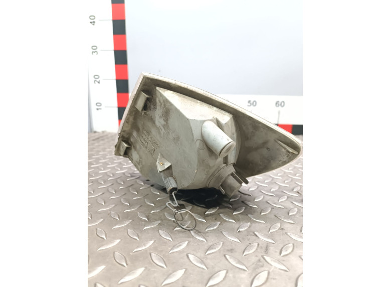Поворотник правый к Mercedes Vito W638, 2000г.