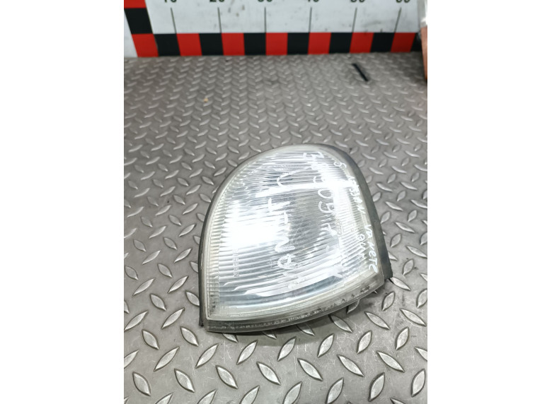 Поворотник правый к Nissan Vanette, 1998г.