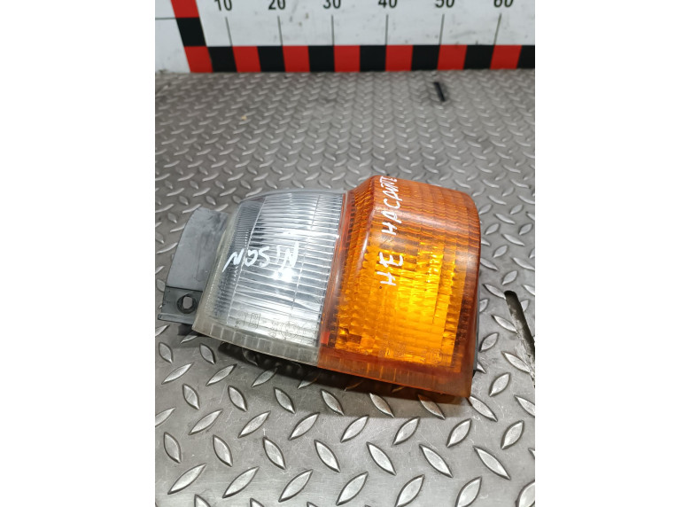 Поворотник правый к Nissan Atlas, 1996г.