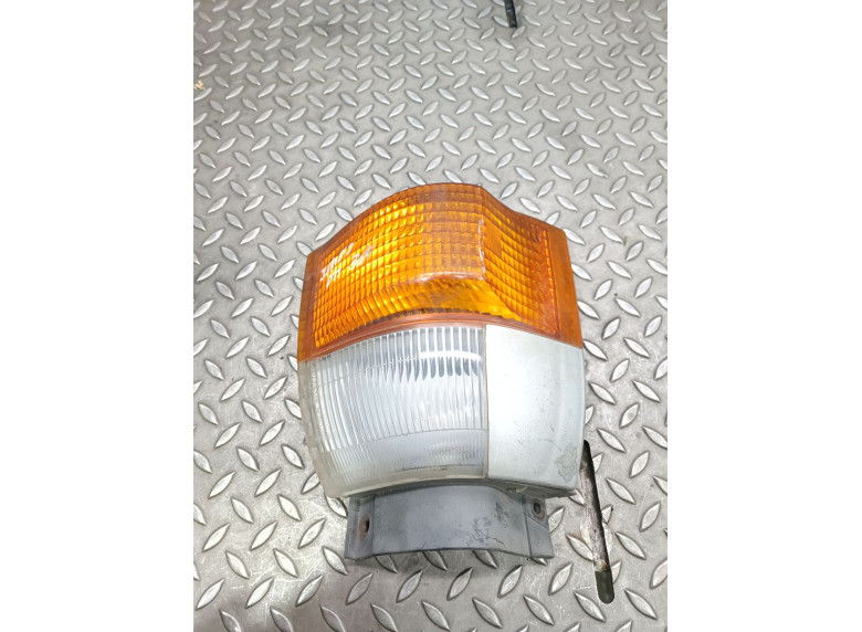 Поворотник левый к Nissan Atlas, 1996г.