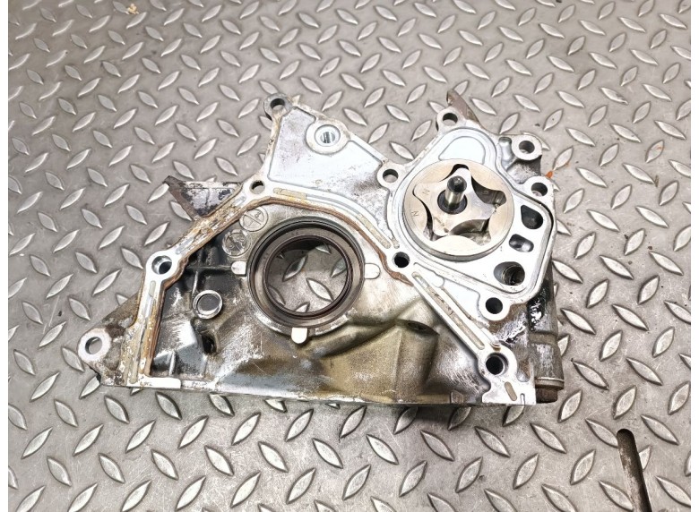 Насос масляный к Toyota Avensis