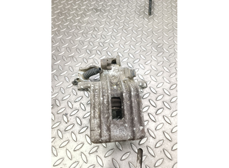 Суппорт задний правый к Volkswagen Golf, 2000г.