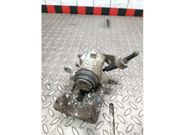 Суппорт задний правый к Volkswagen Golf, 2000г.