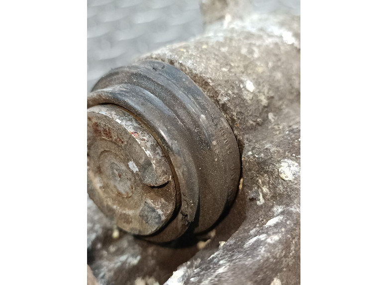 Суппорт задний правый к Volkswagen Golf, 2000г.