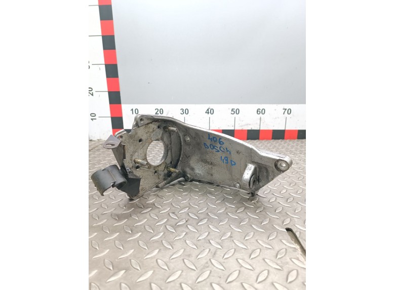 Крепление ТНВД к Peugeot 406