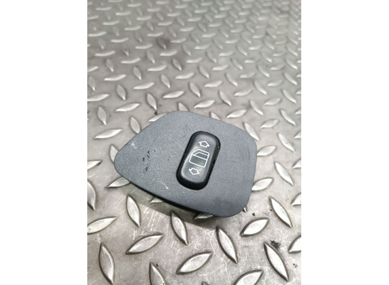 Кнопка стеклоподъемника к Mercedes E W210, 1999г.