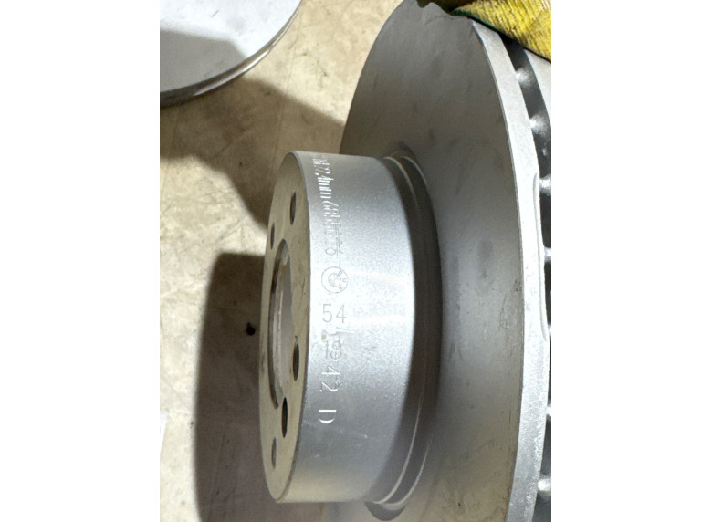 Диск тормозной передний к BMW 3 E90/E91/E92/E93, 2006г.