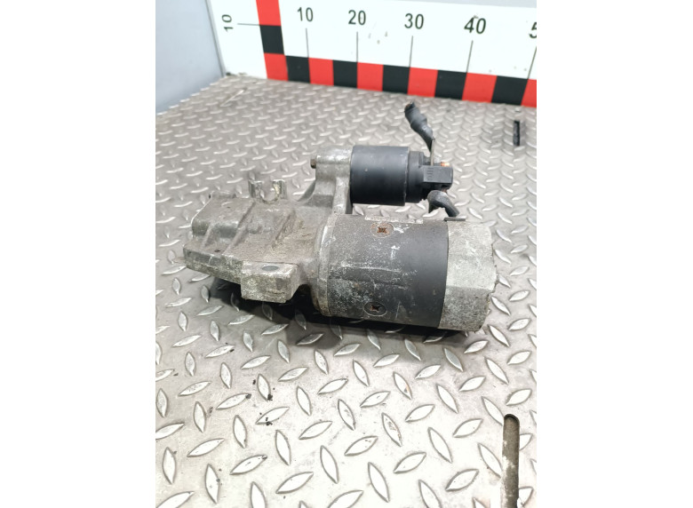 Стартер к Volkswagen Golf, 2002г.