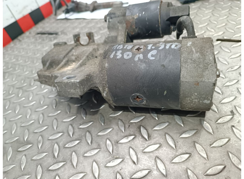 Стартер к Volkswagen Golf, 2003г.