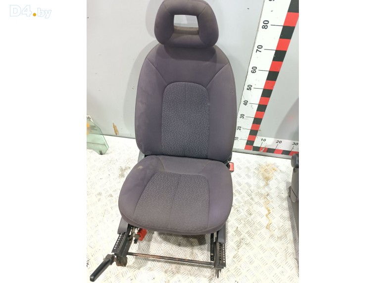 Сиденье переднее правое к Mercedes AW168 undefined г.