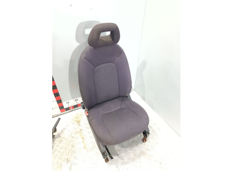 Сиденье переднее левое к Mercedes A W168, 2000г.