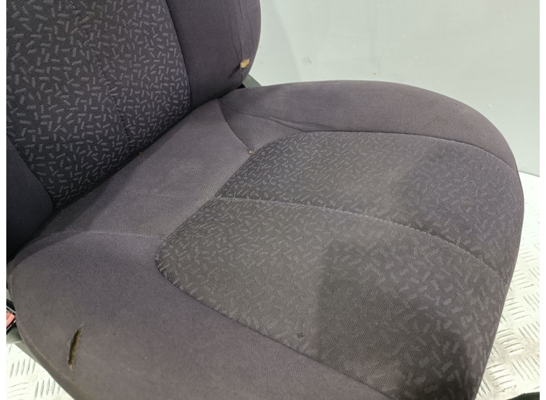Сиденье переднее левое к Mercedes A W168, 2000г.