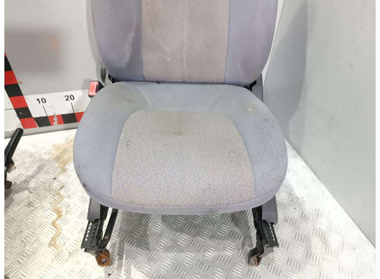 Сиденье переднее левое к Mercedes A W168, 2000г.