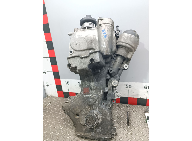 Крышка двигателя передняя к Volkswagen Golf, 2007г.