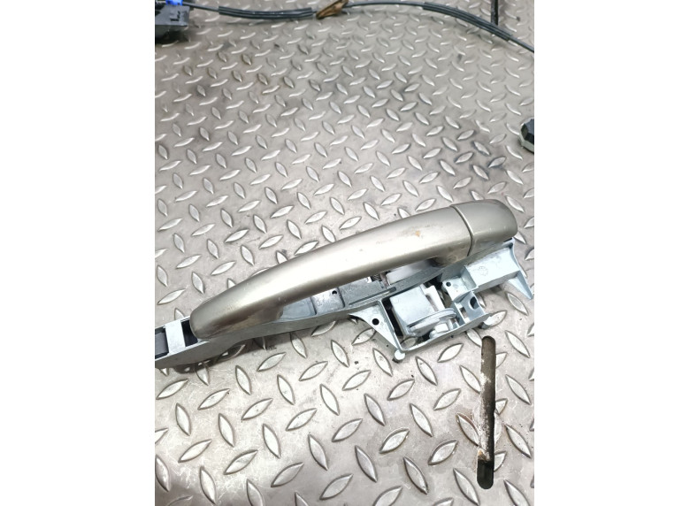 Ручка наружная передняя правая к Citroen C4 Picasso, 2008г.