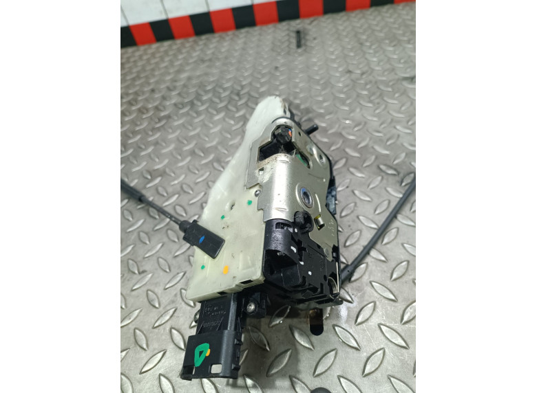 Замок двери передней правой к Citroen C4 Picasso, 2008г.