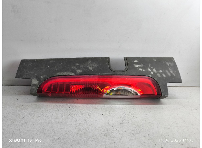 Фонарь задний правый к Nissan Primastar