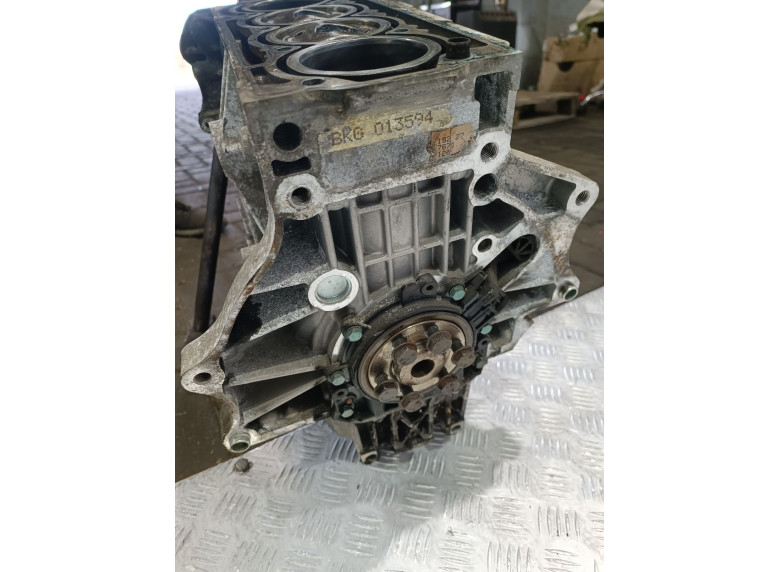 Блок цилиндров к Volkswagen Golf, 2007г.