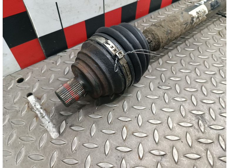 Полуось передняя правая (приводной вал, ШРУС) к Volkswagen Passat, 2007г.