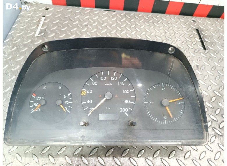 Щиток приборов (приборная панель) к Mercedes VitoW638 undefined г.