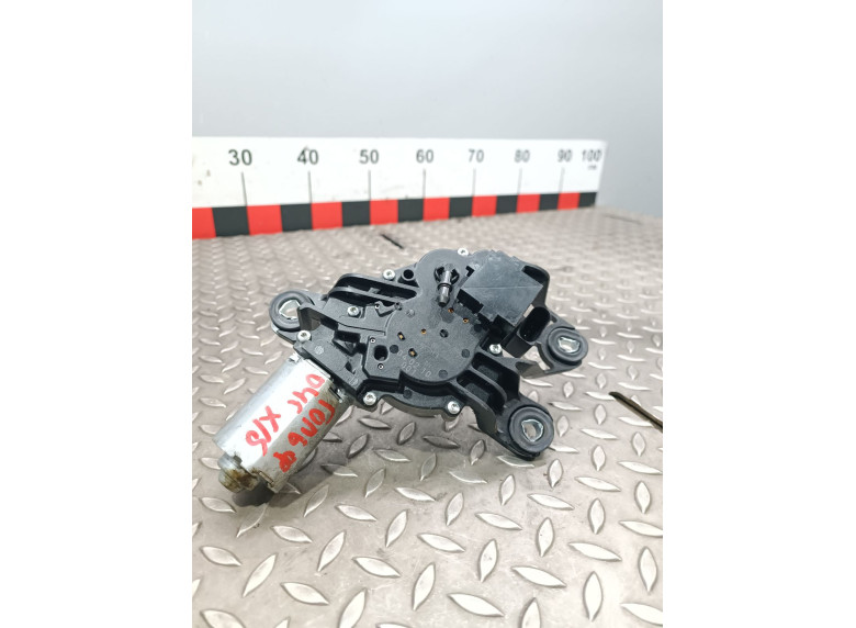 Моторчик заднего стеклоочистителя (дворника) к Volkswagen Golf, 2004г.