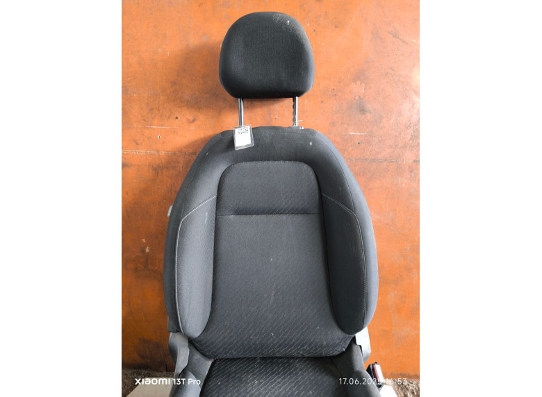Сиденье переднее правое к Citroen C3 Picasso, 2011г.