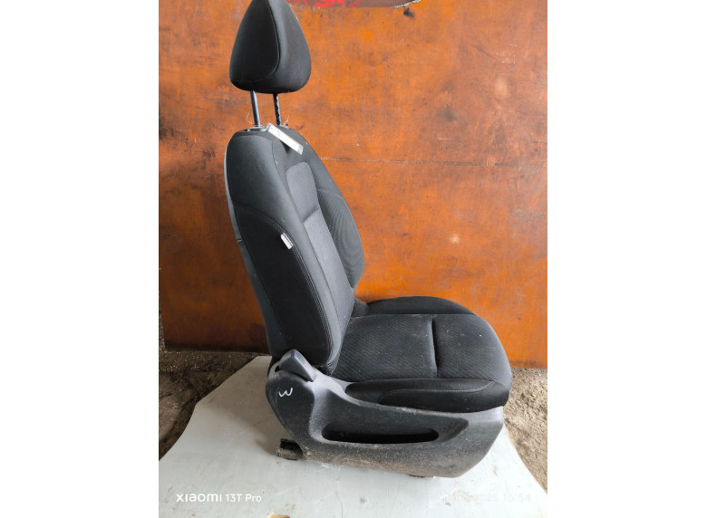 Сиденье переднее правое к Citroen C3 Picasso, 2011г.