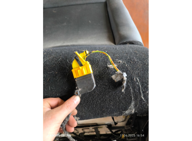Сиденье переднее правое к Citroen C3 Picasso, 2011г.
