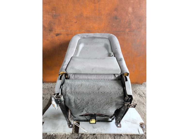 Сиденье переднее правое к Nissan Primera, 2000г.